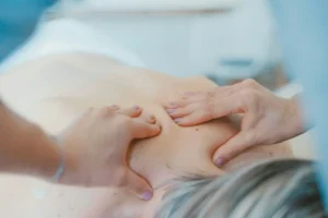 Back muscle deep tissue therapy in Gulshan Thai Spa Center