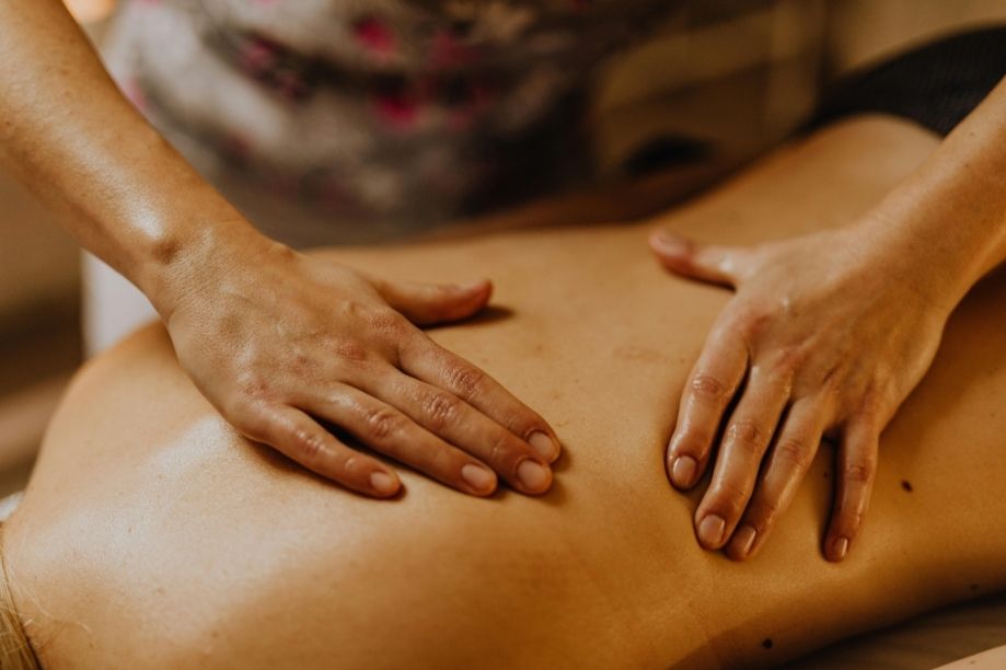 Back-Pain-Massage-in-Gulshan2-Dhaka